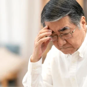 めまいと難聴はなぜ同時に起こる？原因となる病気と危険な症状を解説